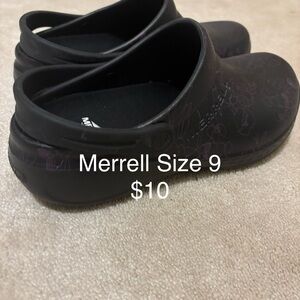 Merrell Women's Black and Purple Clogs